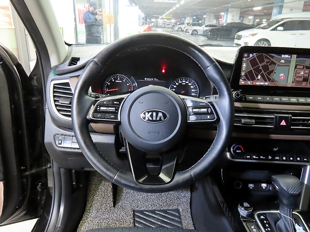 KIA Seltos - Vista 8