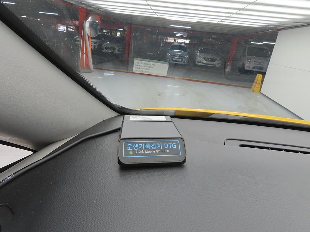 HYUNDAI Starex 2020 Amarillo - Importación desde Corea - HF Imports Iquique - Foto 16