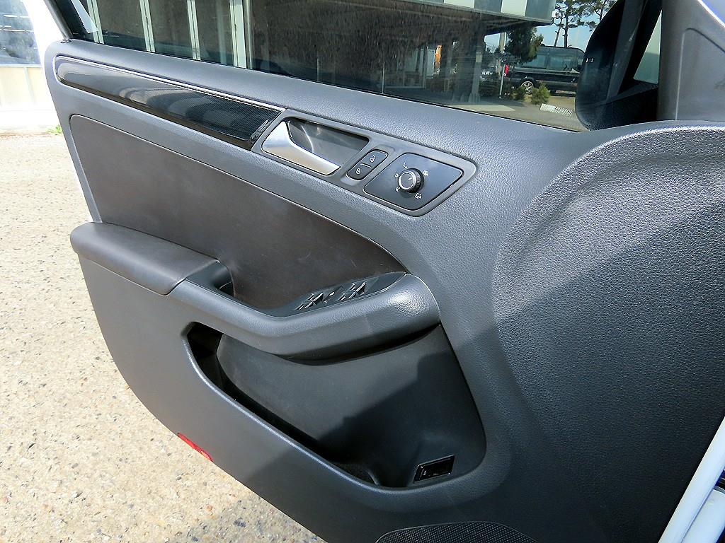 Volkswagen Jetta - Vista 11