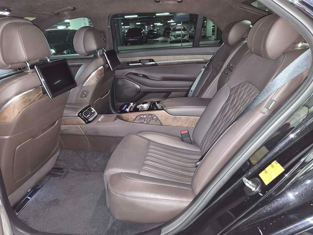 Genesis G90 - Vista 7