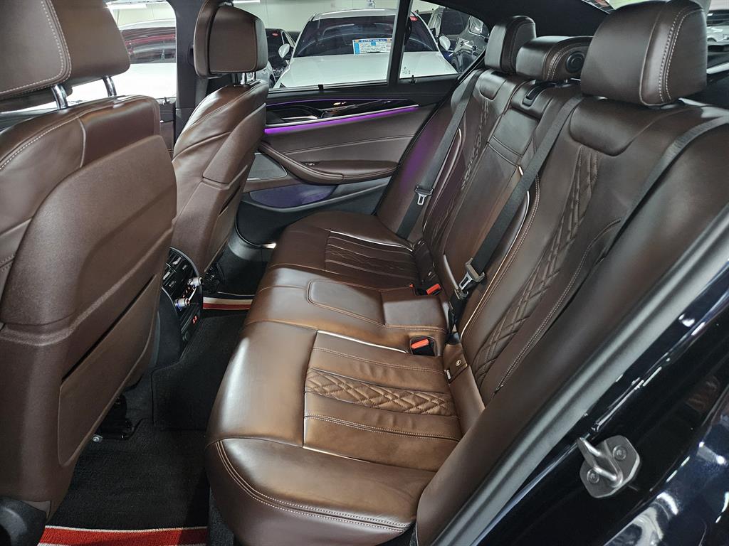 BMW 5 Series 2022 Negro - Importación desde Corea - HF Imports Iquique - Foto 18