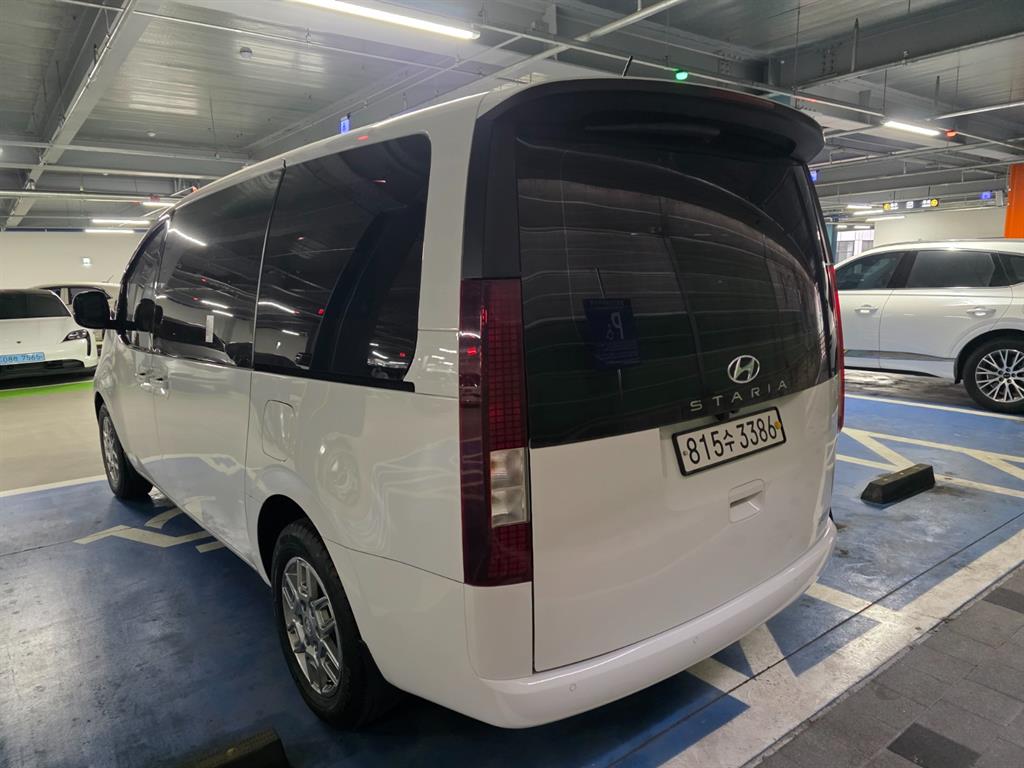 HYUNDAI Staria - Vista 4