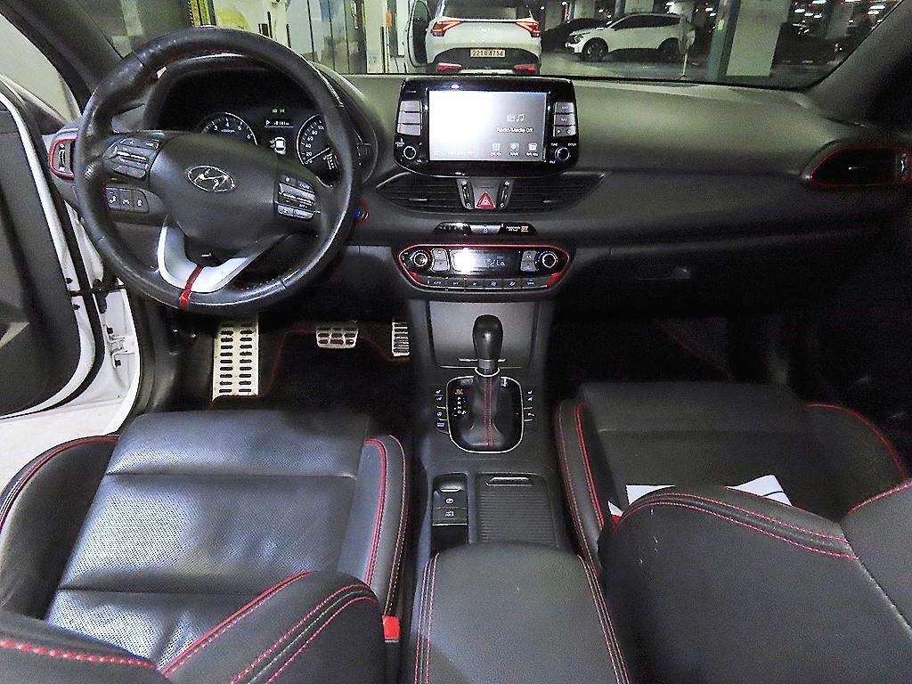 HYUNDAI i30 - Vista 10