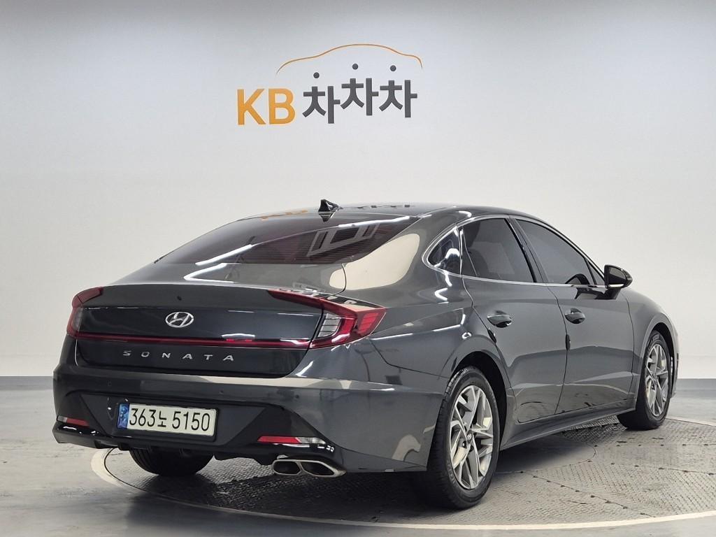 HYUNDAI Sonata - Vista 3