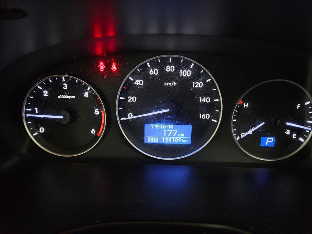 HYUNDAI Starex - Vista 9