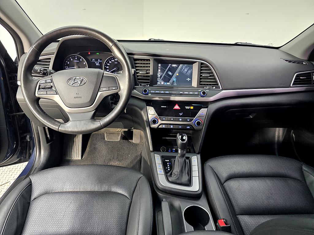 HYUNDAI Avante - Vista 5