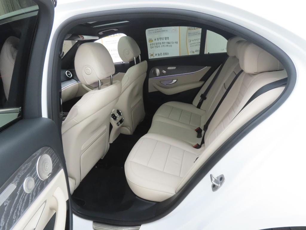 Mercedes Benz E class - Vista 6