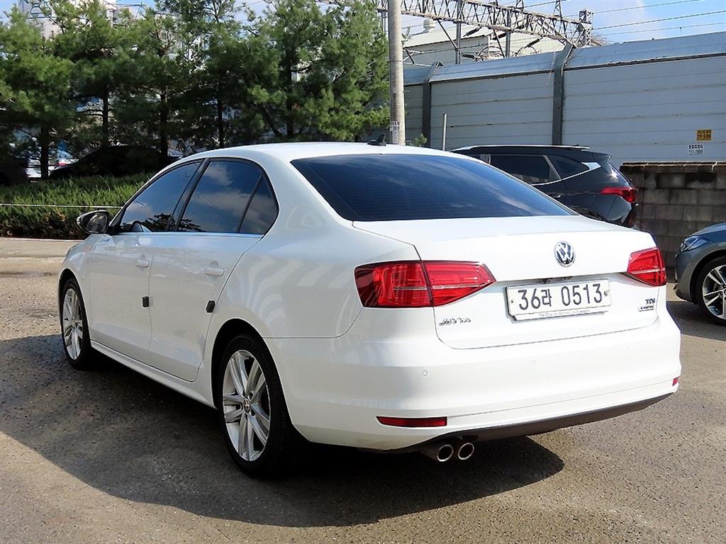 Volkswagen Jetta - Vista 3