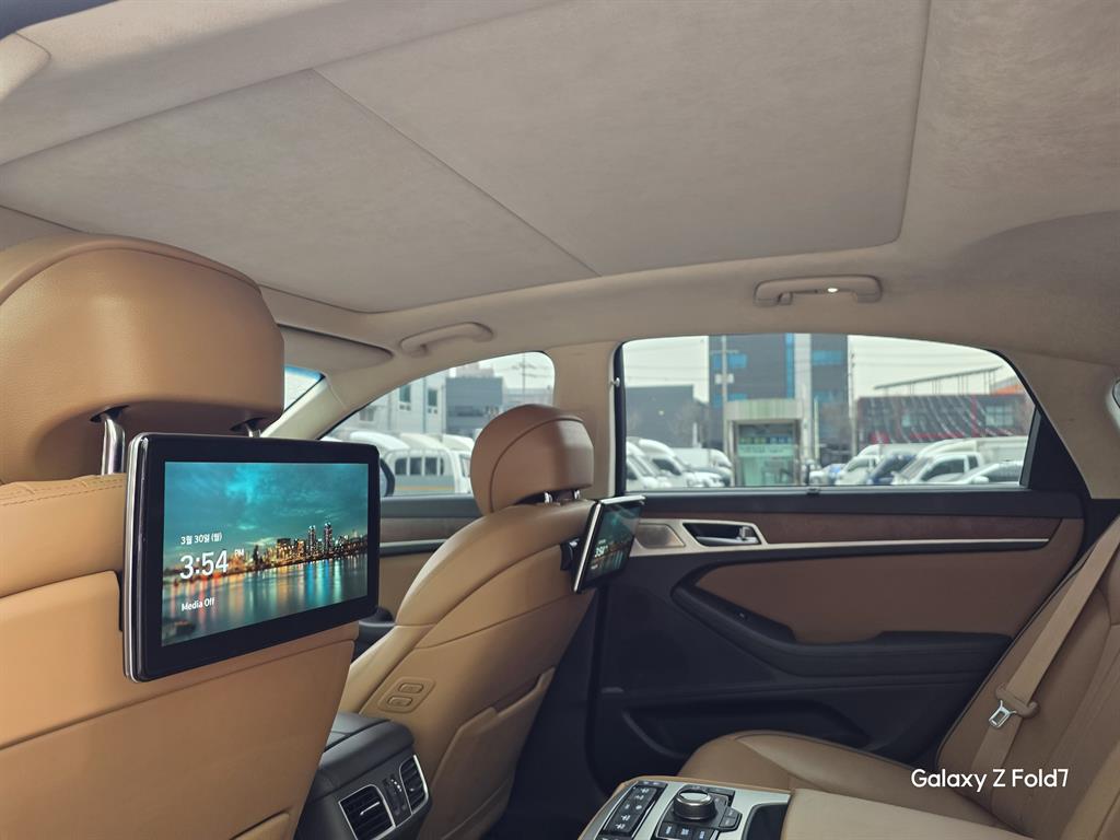 Genesis G80 - Vista 10