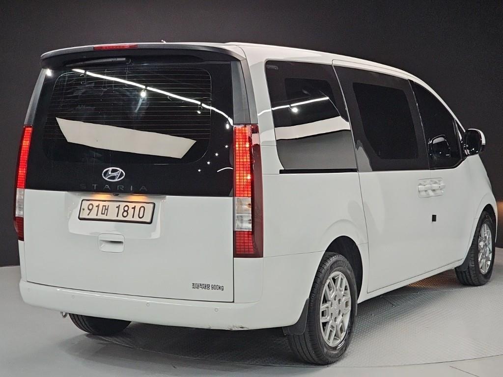 HYUNDAI Staria - Vista 6