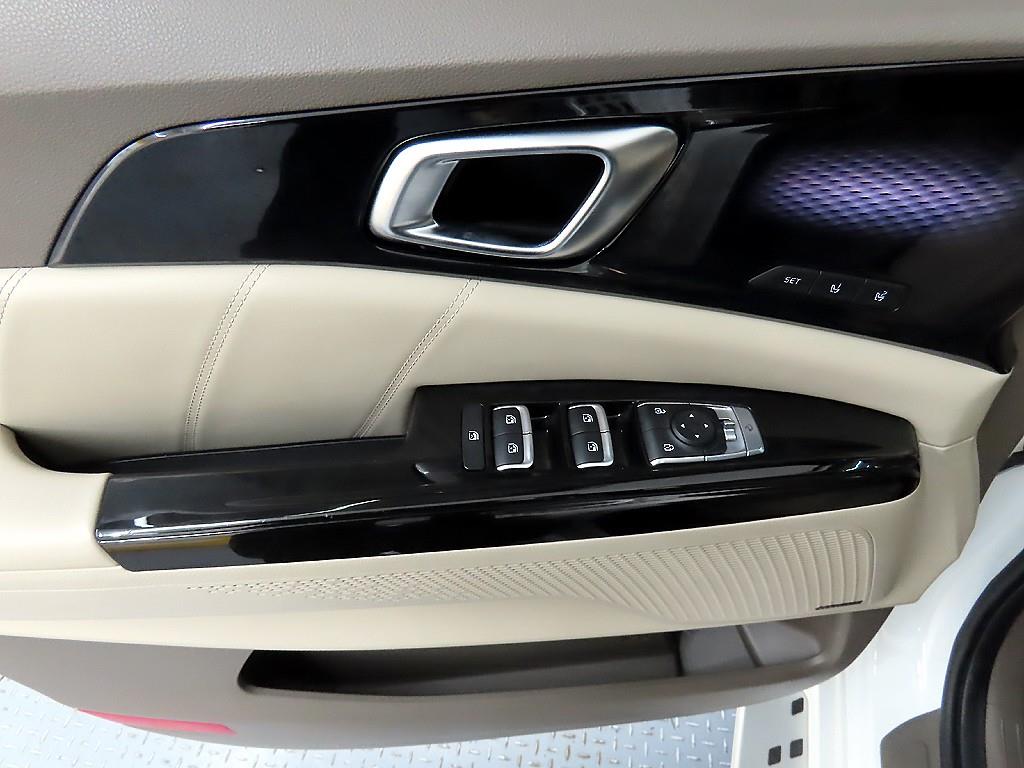 KIA Carnival - Vista 11