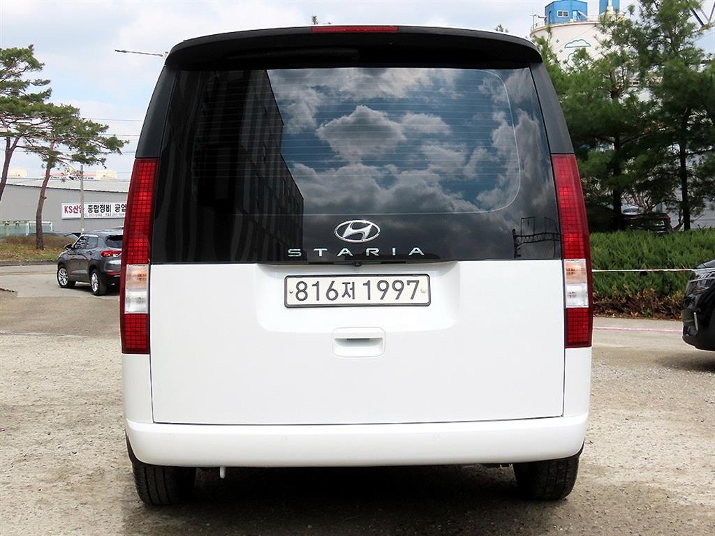 HYUNDAI Staria - Vista 4