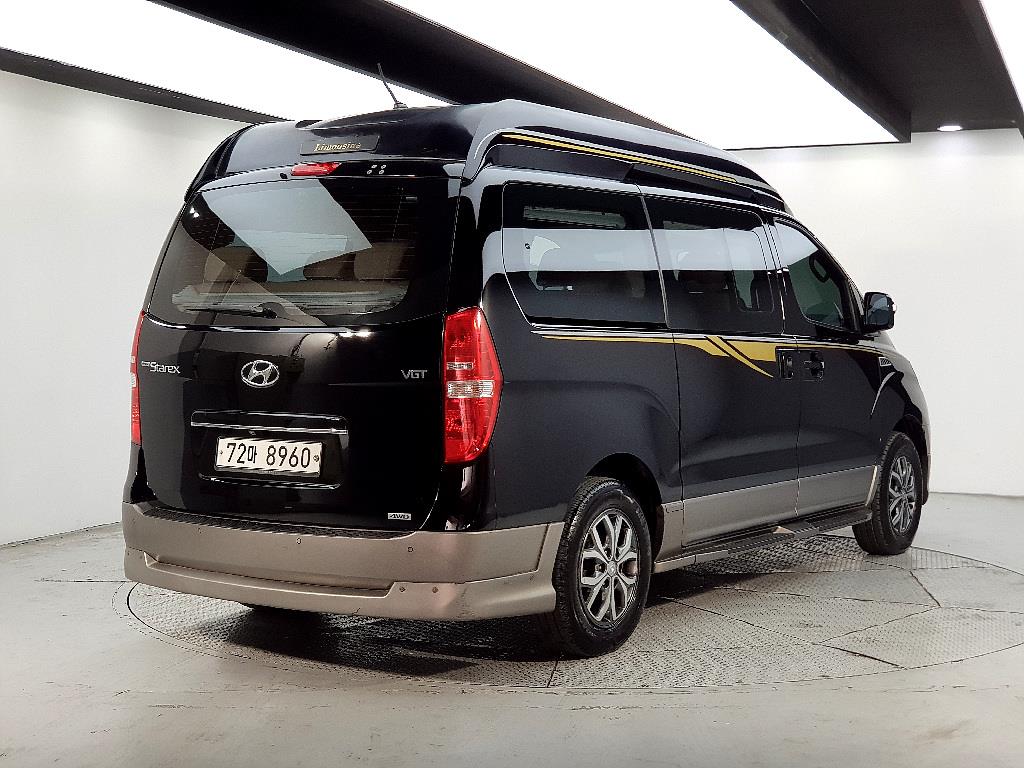 HYUNDAI Starex - Vista 4