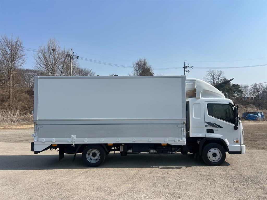 medium and large cargo truck - Vista 5