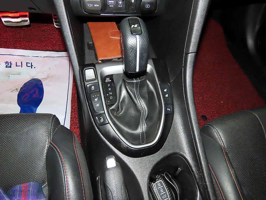 HYUNDAI Veloster - Vista 12