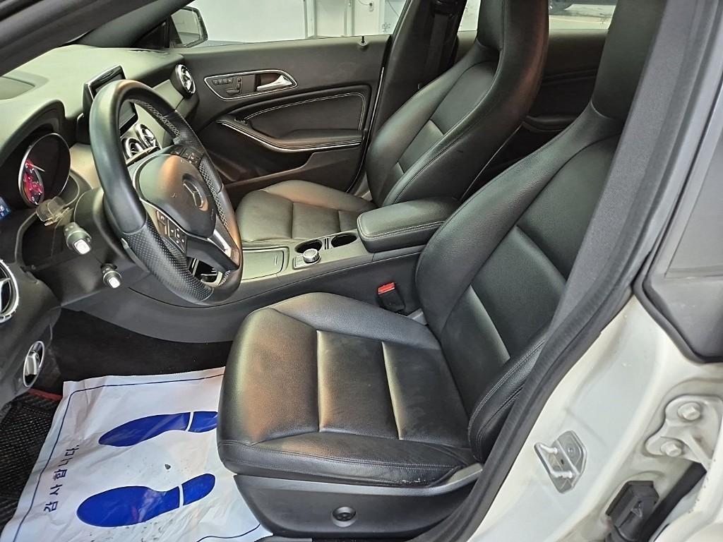 Mercedes Benz CLA Class - Vista 11