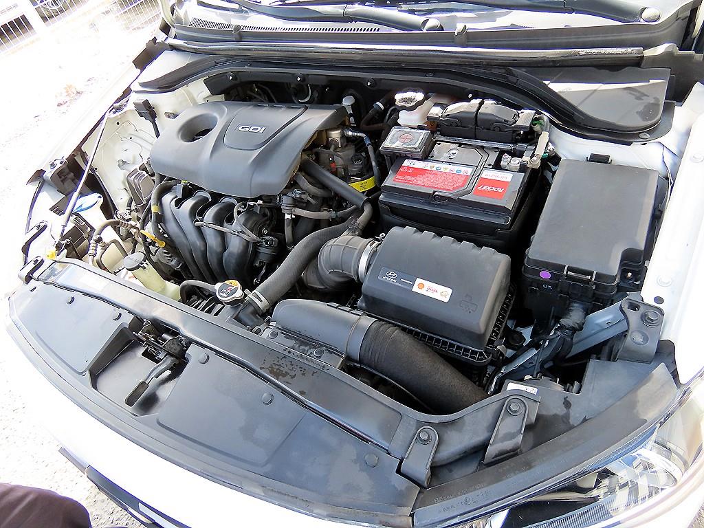 HYUNDAI Avante 2017 Blanco - Importación desde Corea - HF Imports Iquique - Foto 18