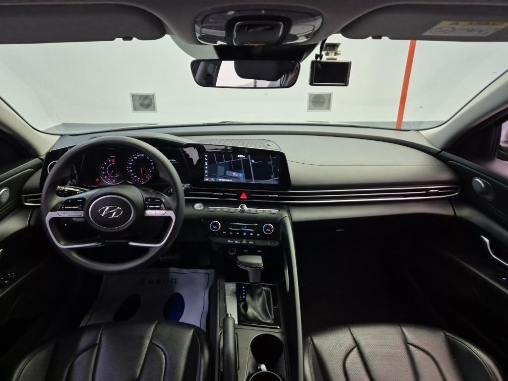 HYUNDAI Avante - Vista 7