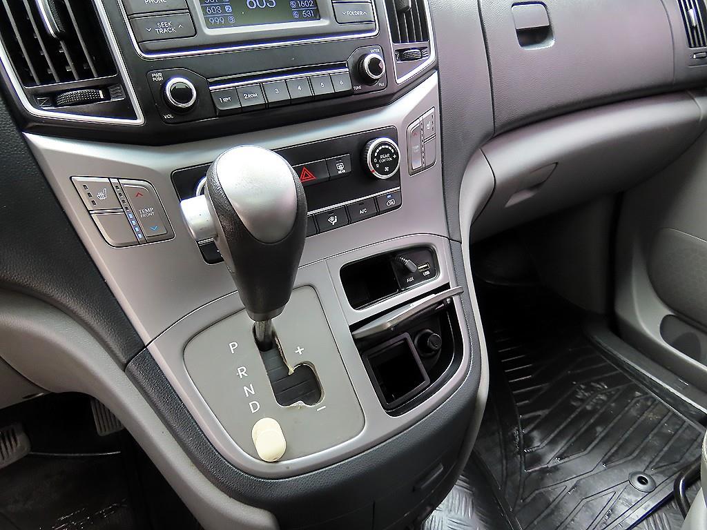 HYUNDAI Starex - Vista 11