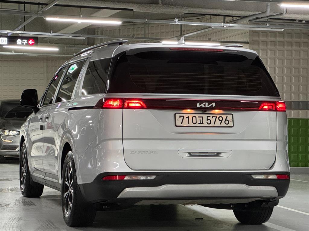 KIA Carnival - Vista 4