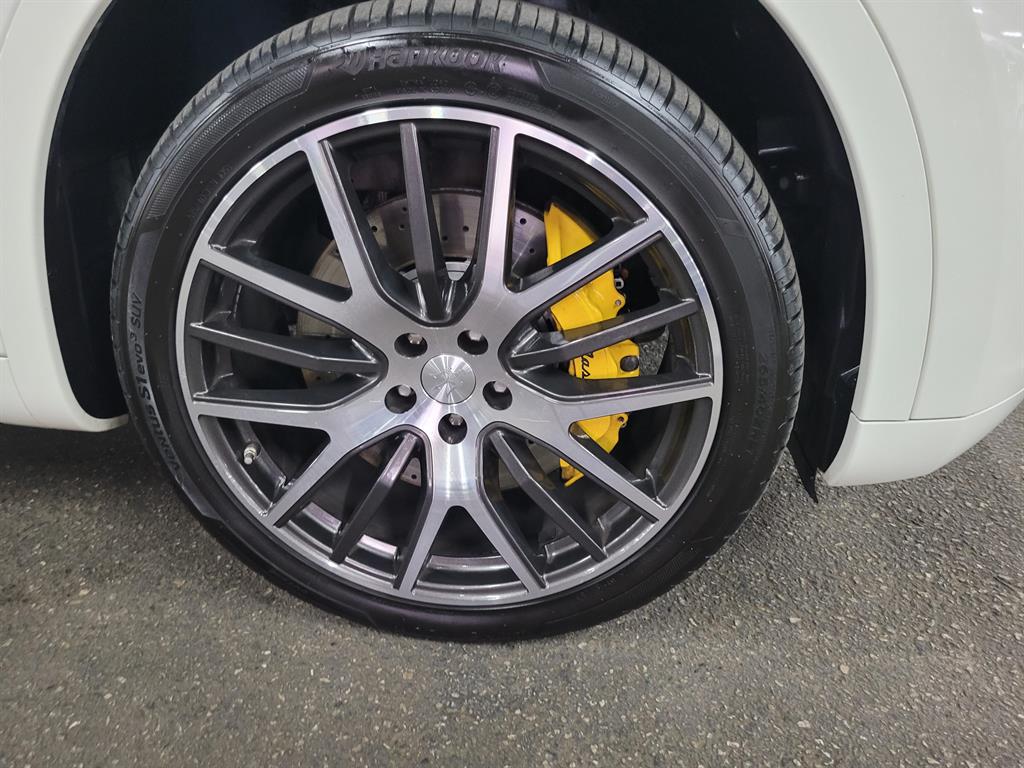 Maserati Levante - Vista 5