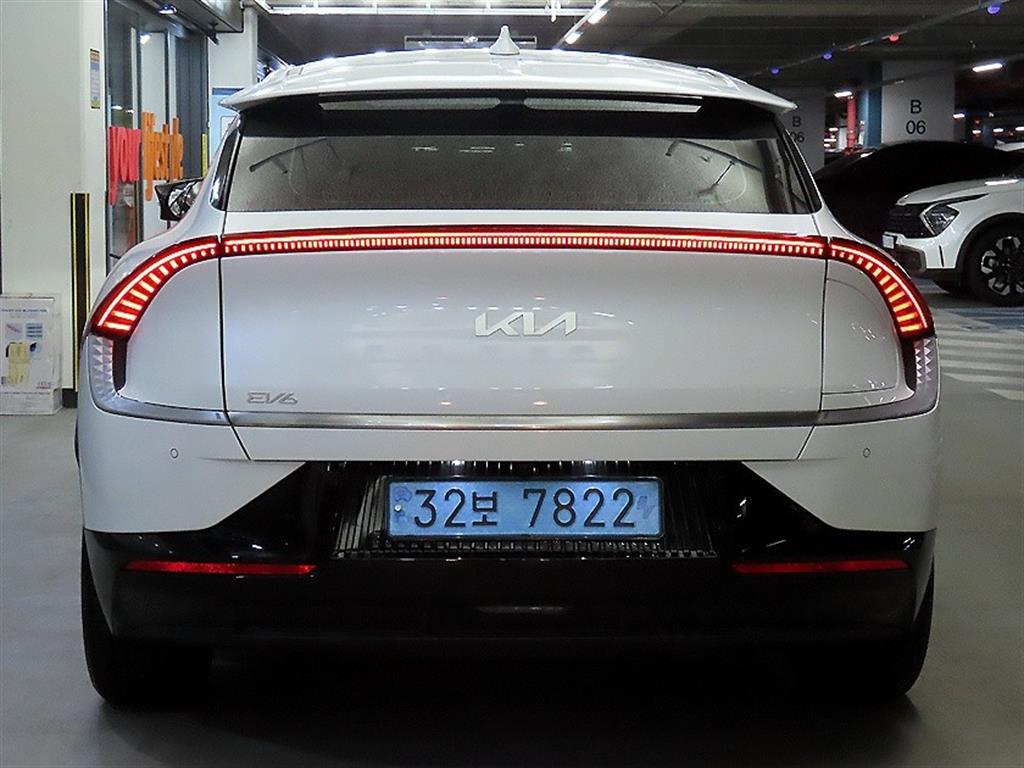 KIA EV6 - Vista 4