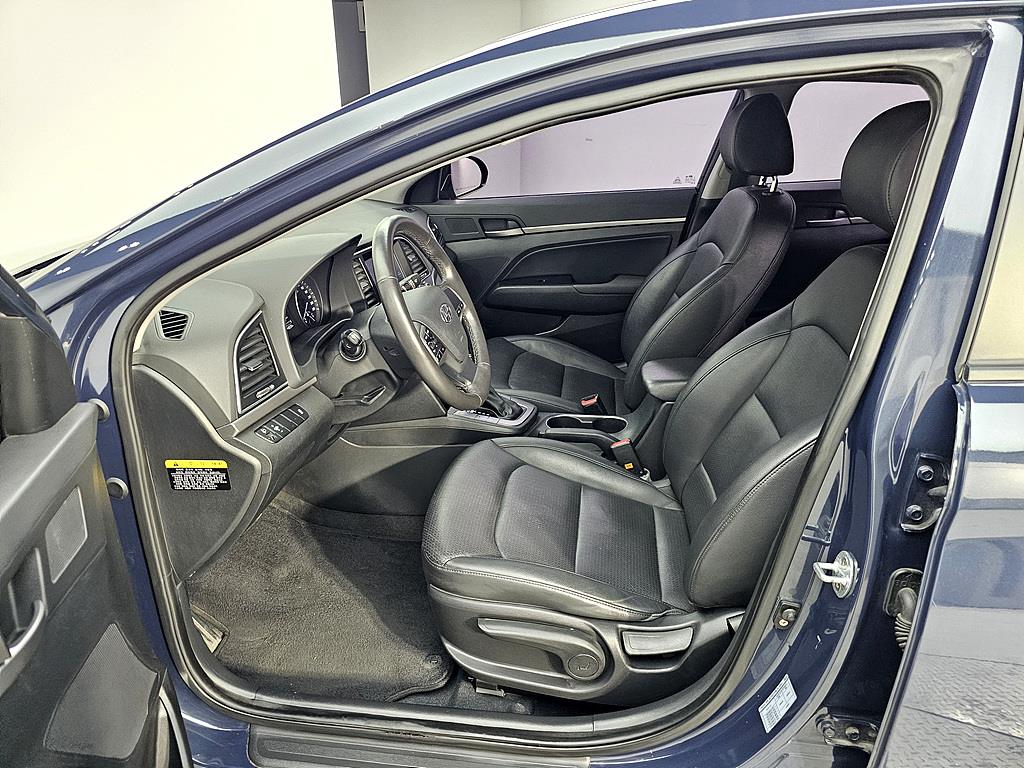 HYUNDAI Avante - Vista 8