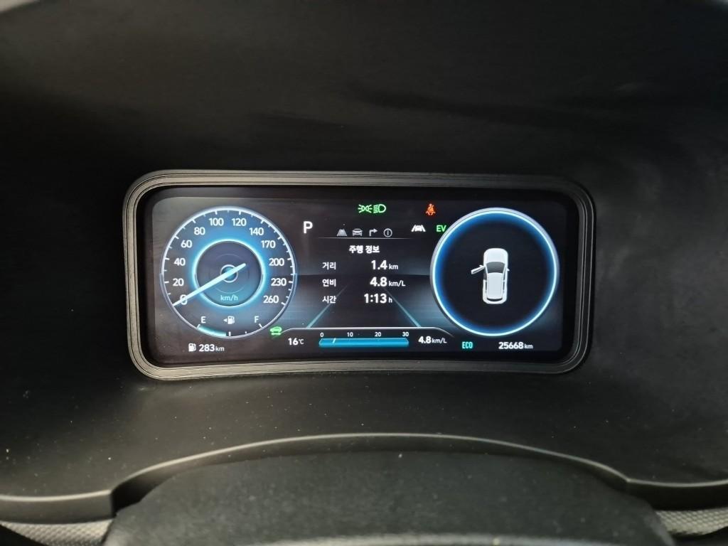 HYUNDAI Kona - Vista 6