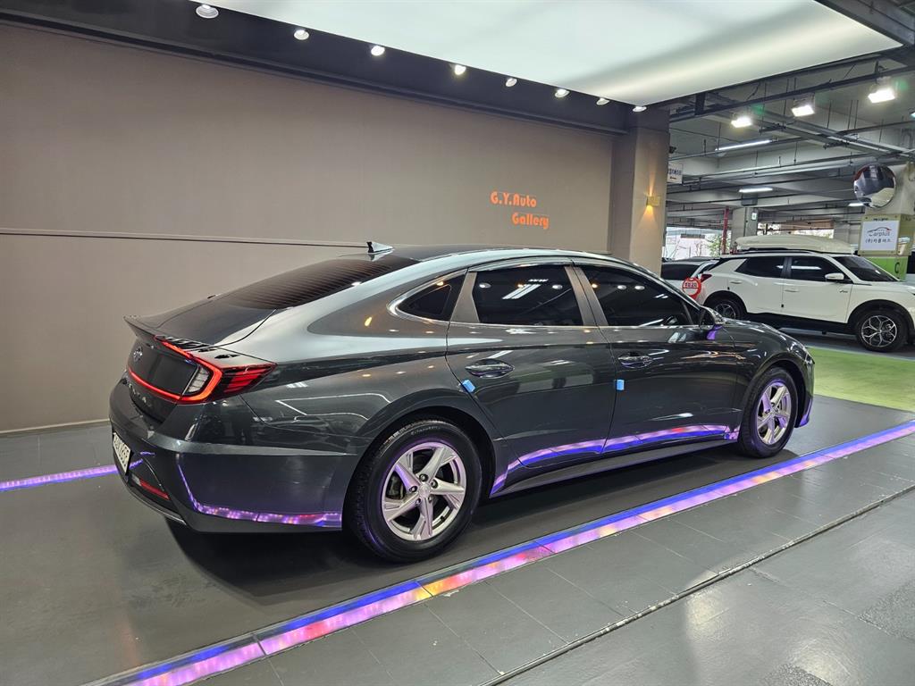 HYUNDAI Sonata - Vista 12