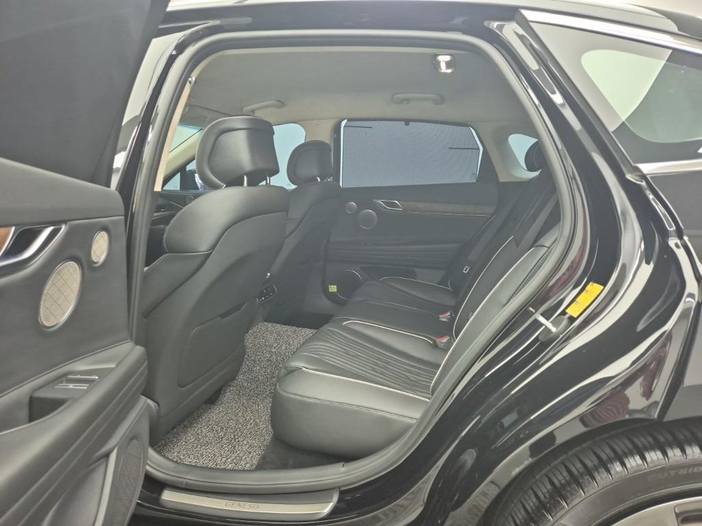 Genesis G80 - Vista 12