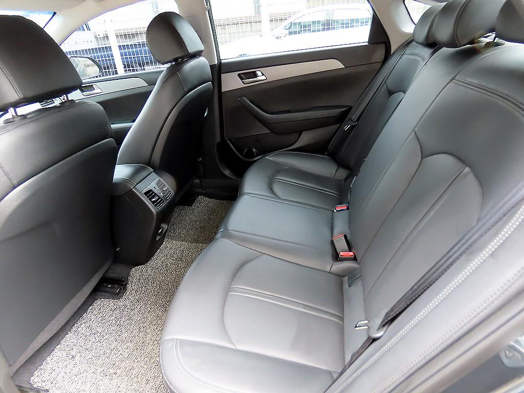 HYUNDAI Sonata - Vista 6