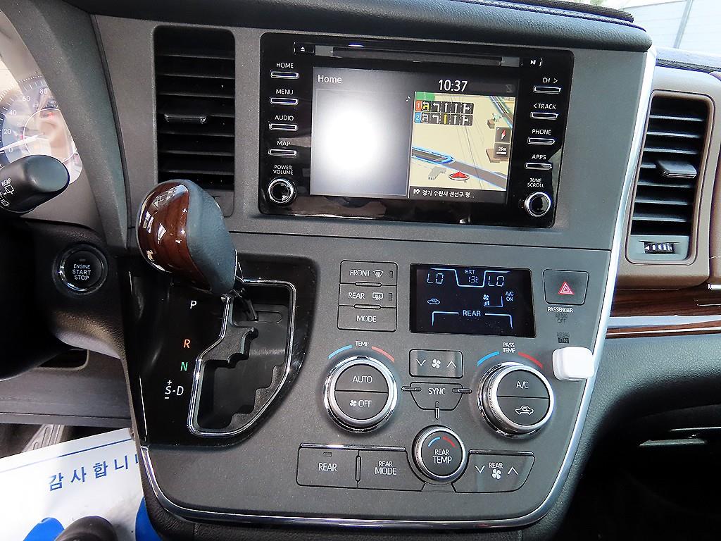 Toyota Siena - Vista 12