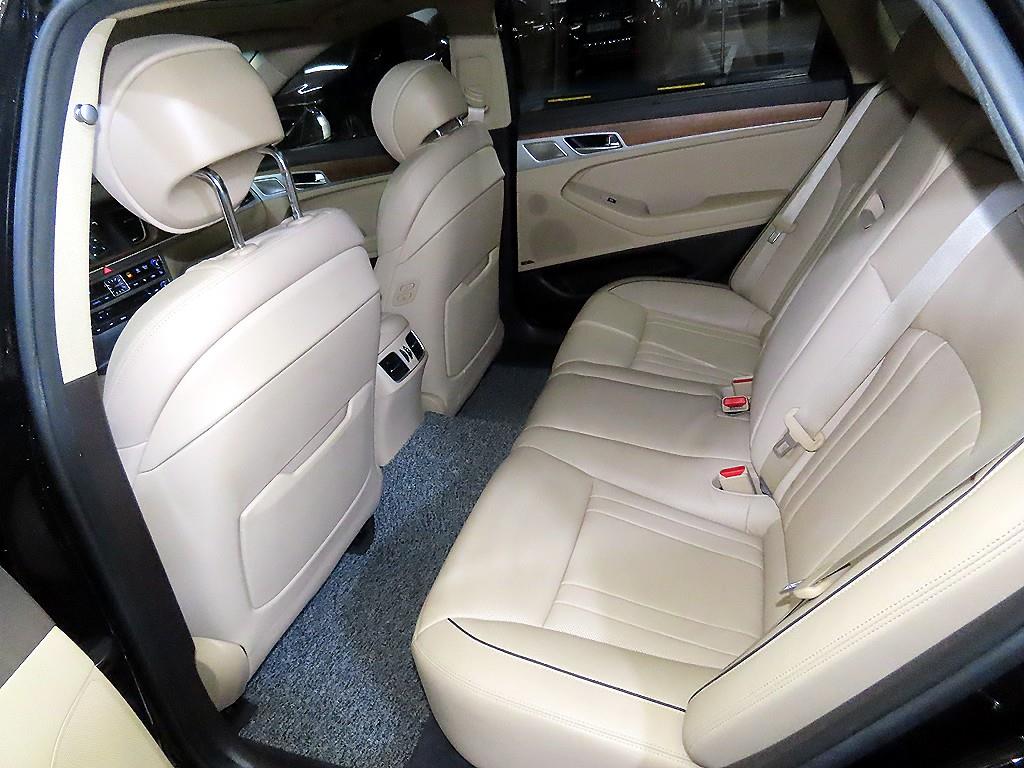 Genesis G80 - Vista 7