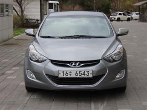 HYUNDAI Avante - Vista 2