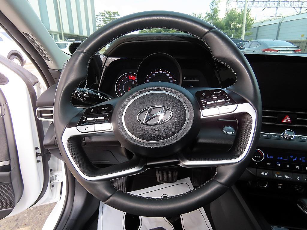 HYUNDAI Avante - Vista 8