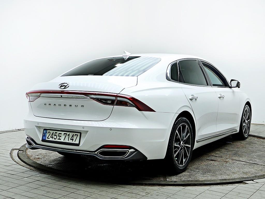 HYUNDAI Grandeur - Vista 7