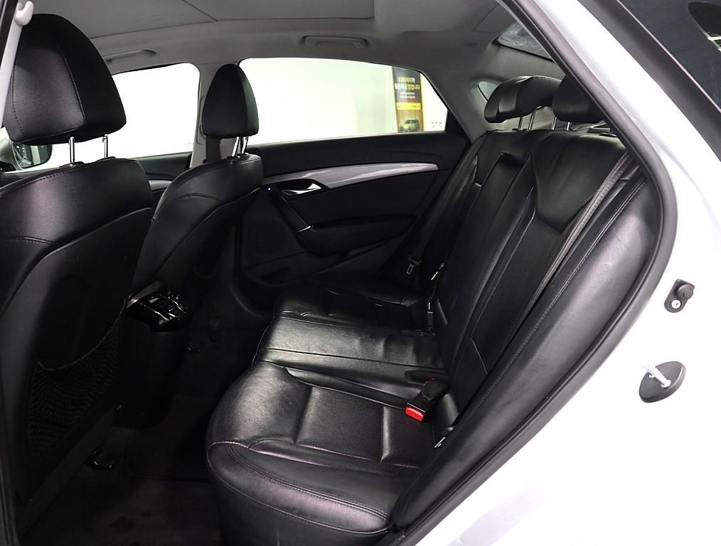 HYUNDAI i40 - Vista 10