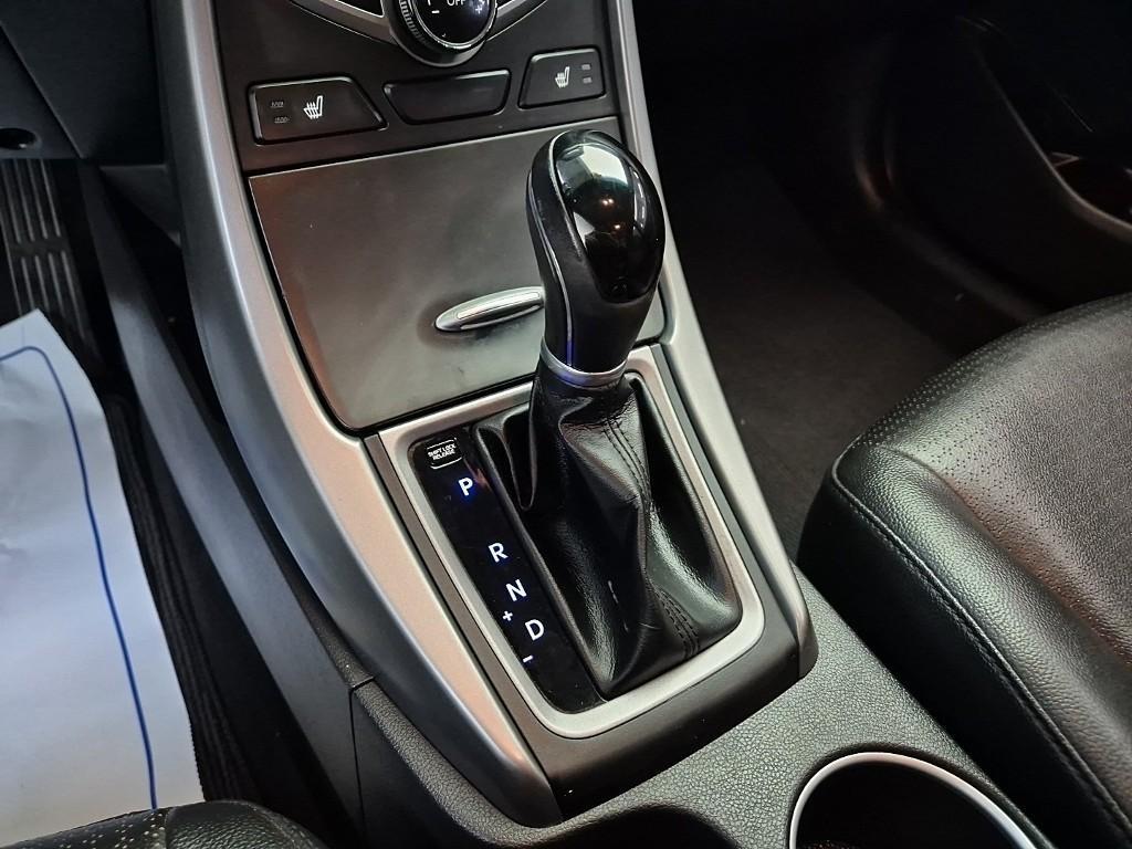 HYUNDAI Avante - Vista 8