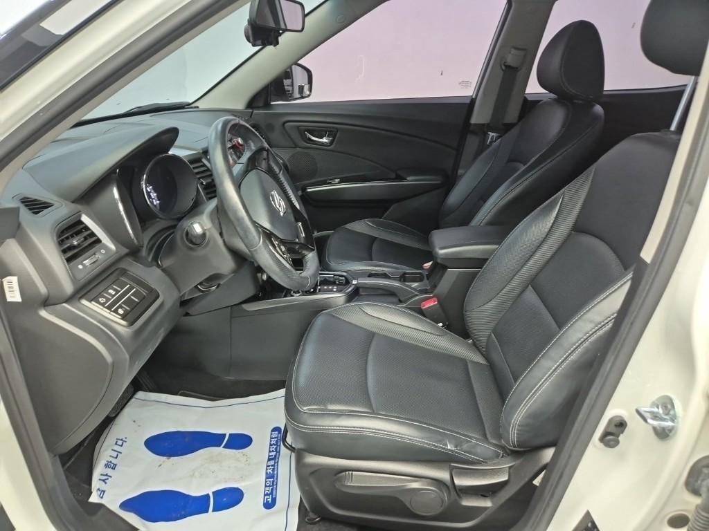 Ssangyong Tivoli - Vista 11