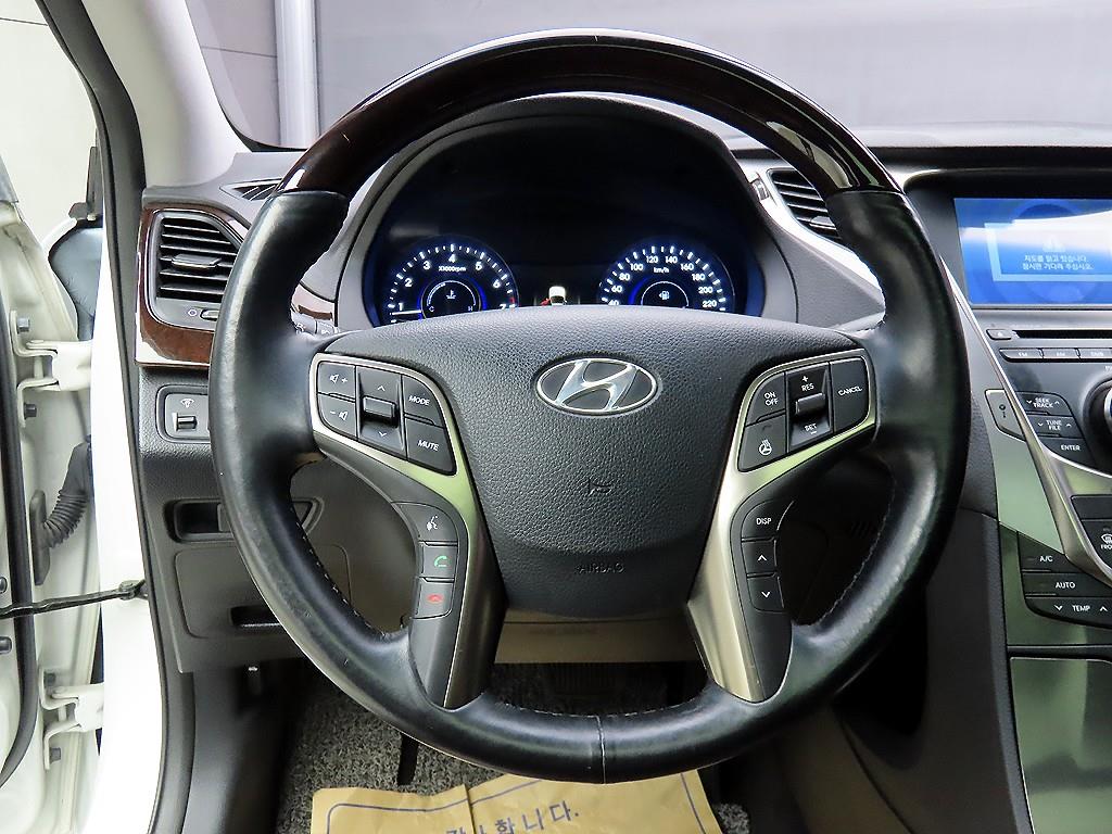 HYUNDAI Grandeur - Vista 9