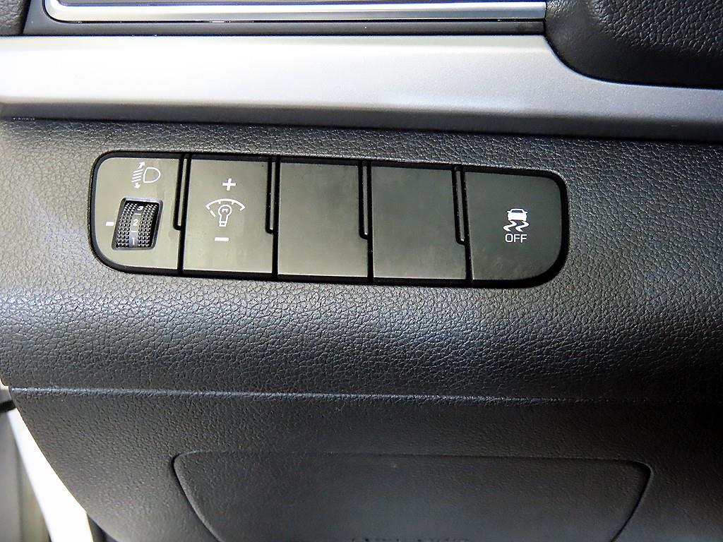 HYUNDAI Avante 2016 Blanco - Importación desde Corea - HF Imports Iquique - Foto 14