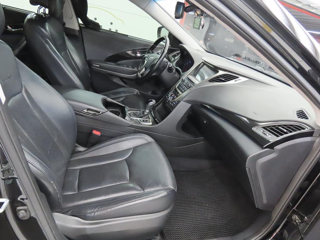 HYUNDAI Grandeur - Vista 7