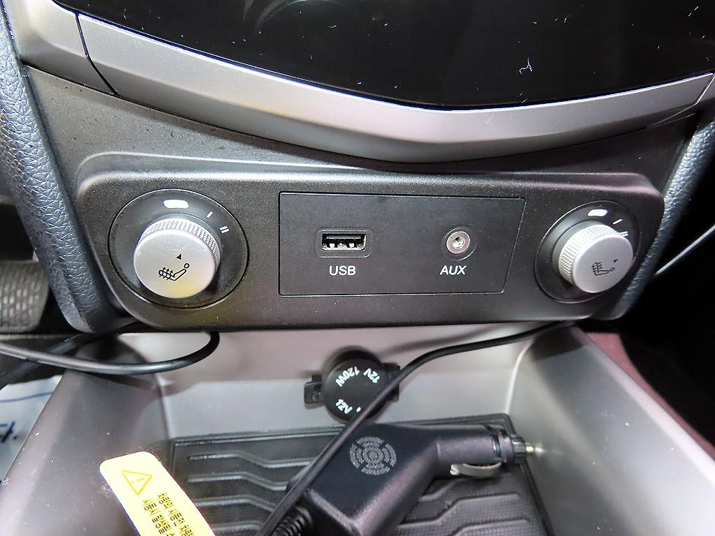 Ssangyong Tivoli 2016 Blanco - Importación desde Corea - HF Imports Iquique - Foto 13