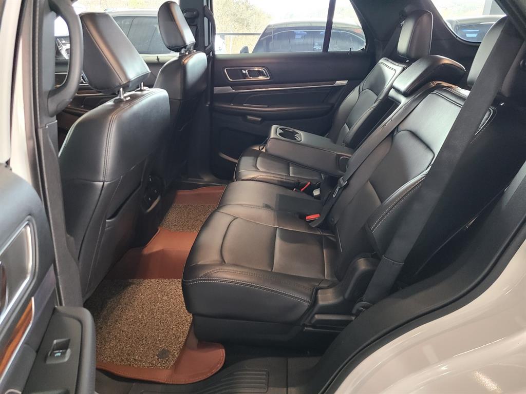 Ford Explorer - Vista 9