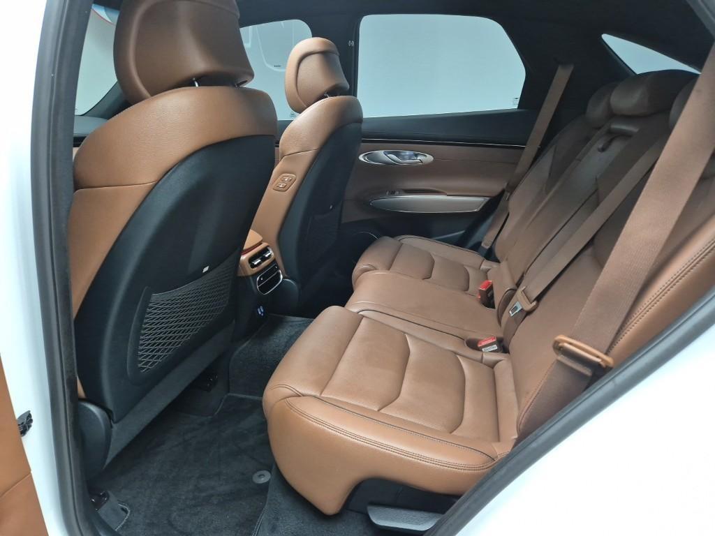 Genesis GV70 - Vista 12