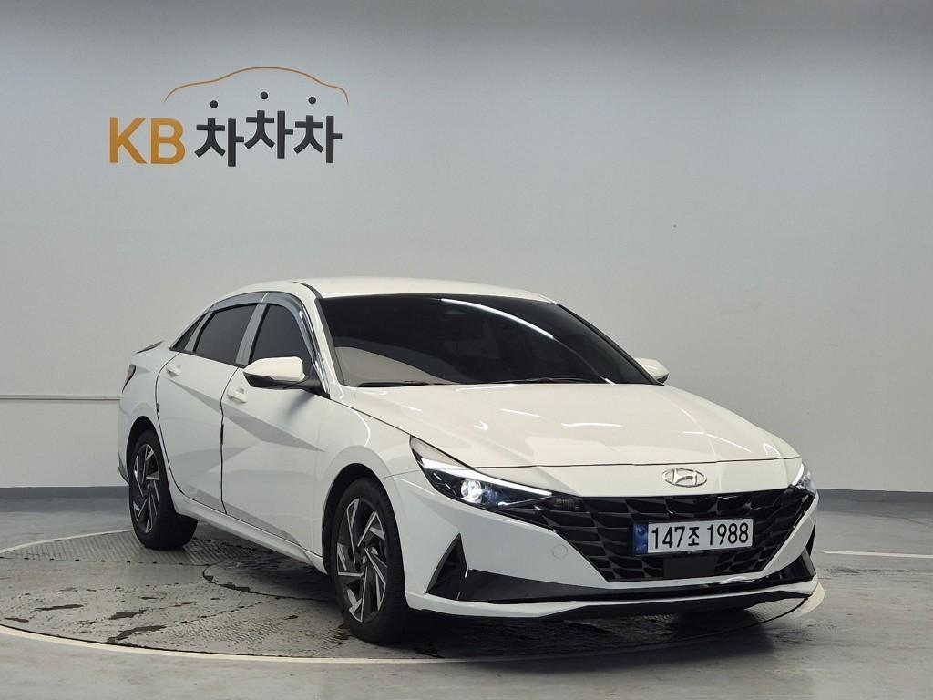 HYUNDAI Avante - Vista 4