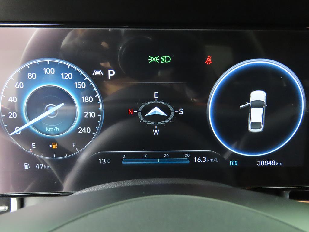 HYUNDAI Avante - Vista 9