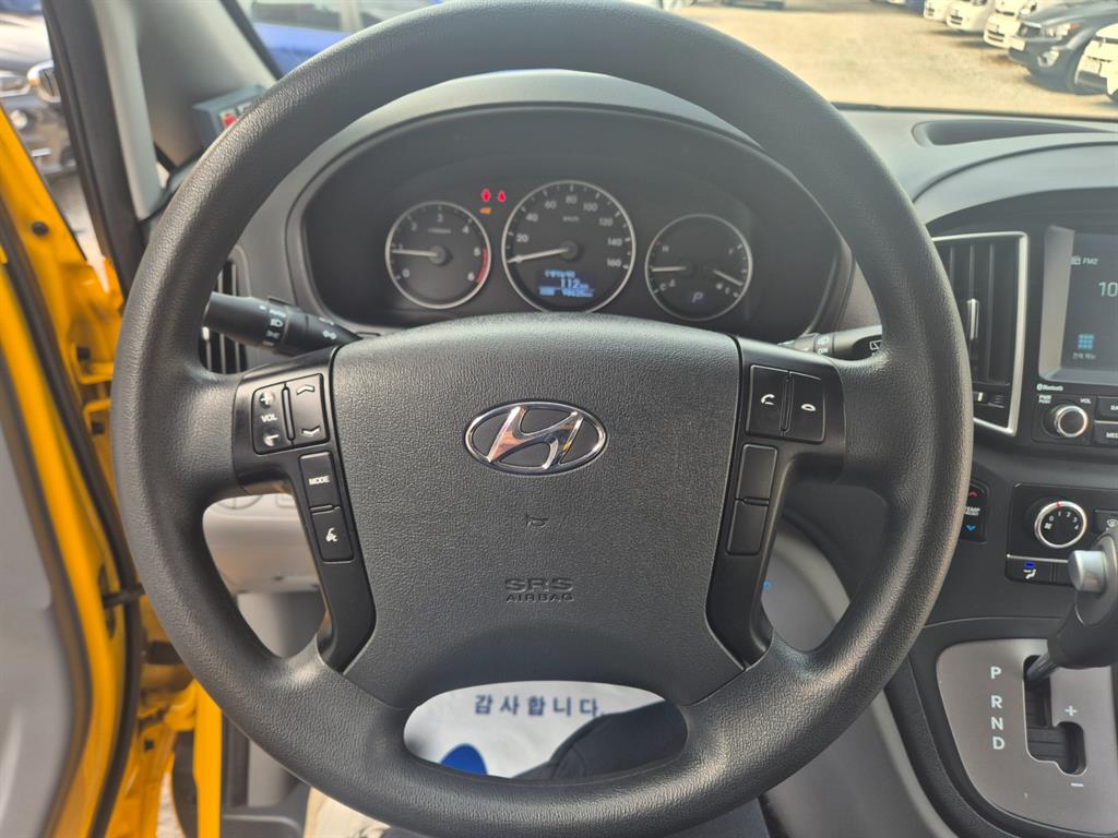 HYUNDAI Starex - Vista 12