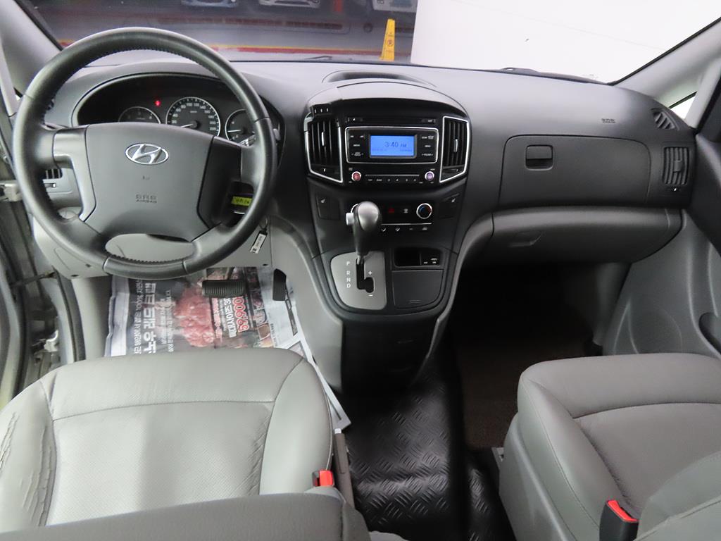 HYUNDAI Starex - Vista 7