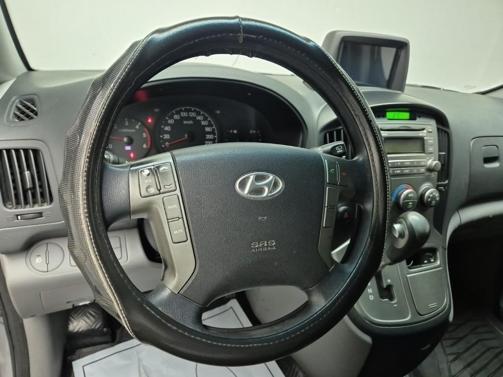 HYUNDAI Starex - Vista 9